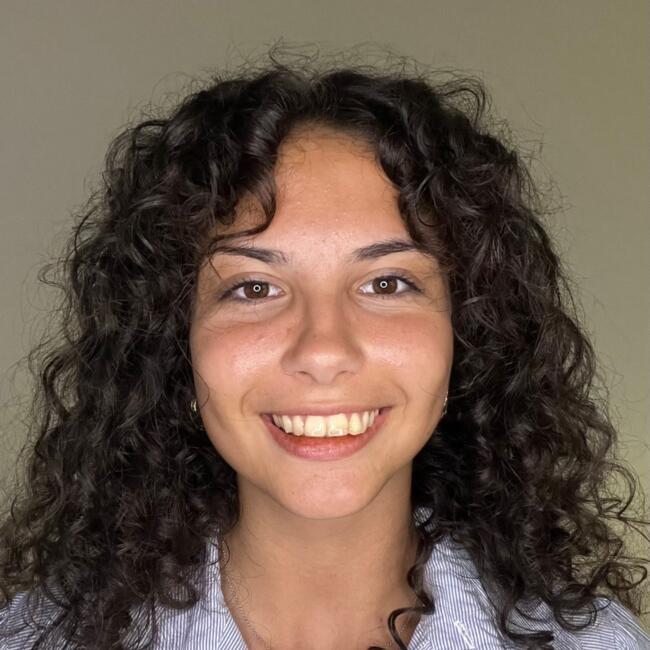 Babysitter in Revello: JULIETA