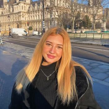 Babysitter in Montreuil: Julie