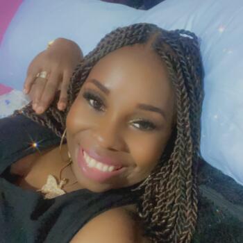 Babysitter in Moneague: Diana