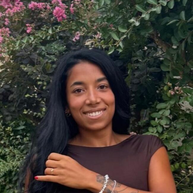 Babysitter in Bordeaux: Naomie