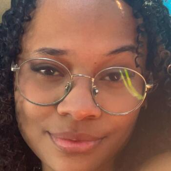 Babysitter Serra: Emanuelly