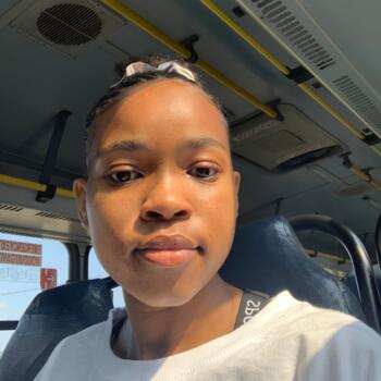 Babysitter in eSikhaleni: Nompumelelo