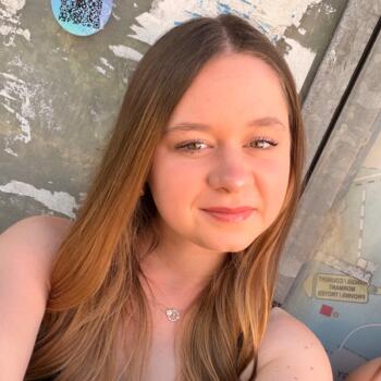 Babysitter in Aubepierre-Ozouer-le-Repos: Emma