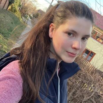 Babysitter Budaörs: Hajni