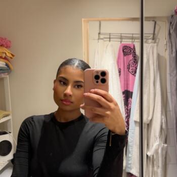 Babysitter in Morigny-Champigny: Kélia