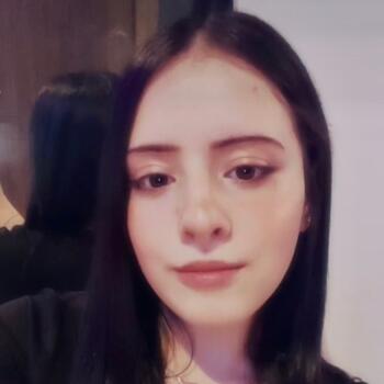 Babysitter in Hal Gharghur: Andie