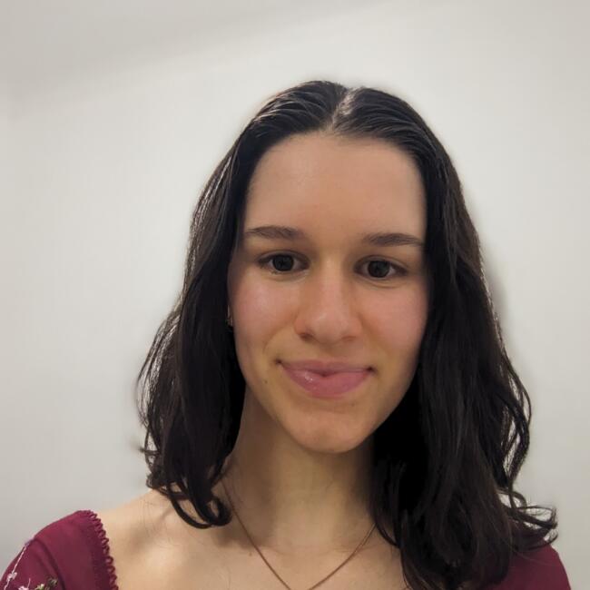 Babysitter in Hervey Bay: Claire