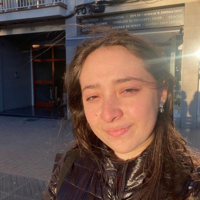 Baby-sitter in L'Hospitalet de Llobregat: Valeria