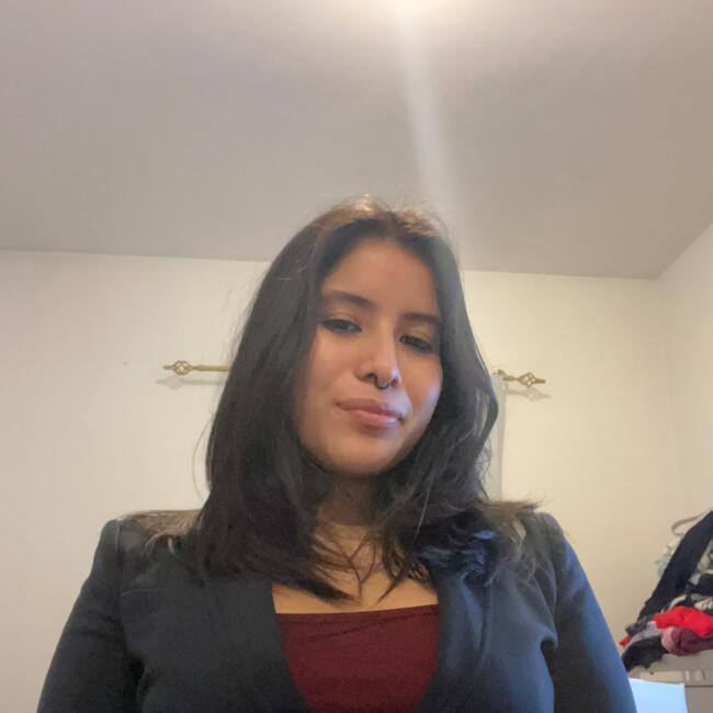 Babysitter in Borough of Queens: Kiara