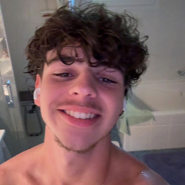 Babysitter in Guilherand-Granges: Maxim