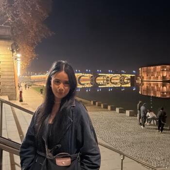 Babysitter in Colomiers: Aya