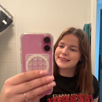 Babysitter Montceau-les-Mines: Tiffannie