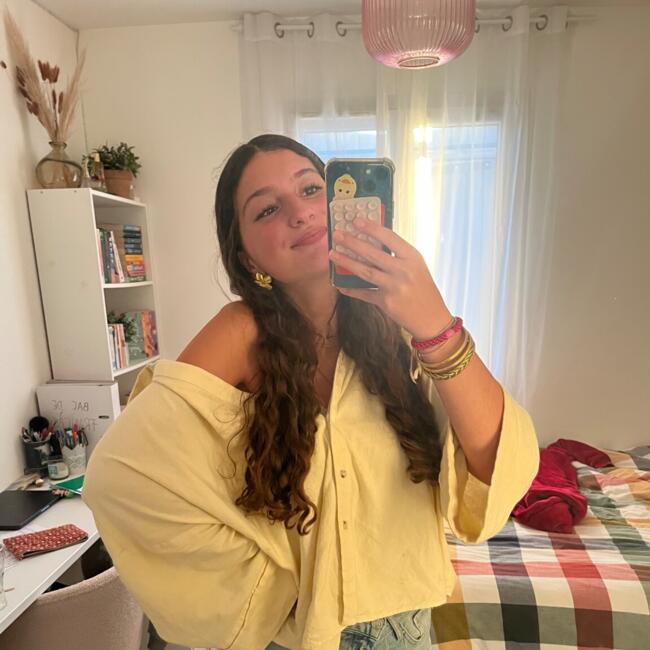 Babysitter in Peyrolles-en-Provence: Manon