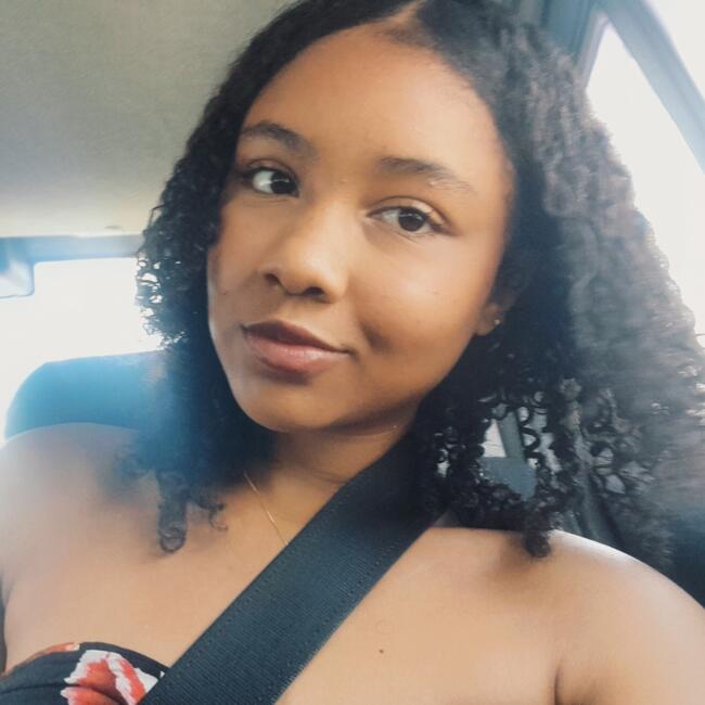 Babá em Brusque: Nara