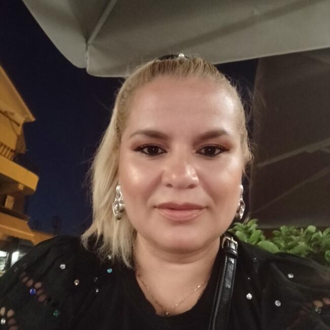 Nanny in Néa Smýrni: Arbiola