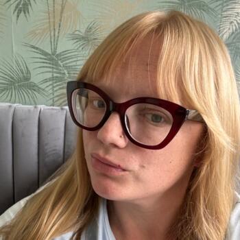 Babysitter in London: Paige