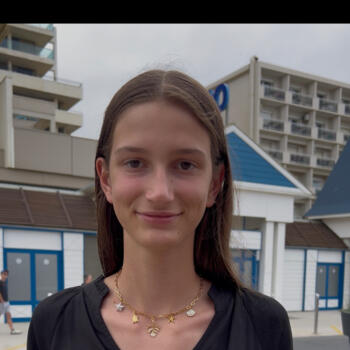 Babysitter in Mont-près-Chambord: Anouck