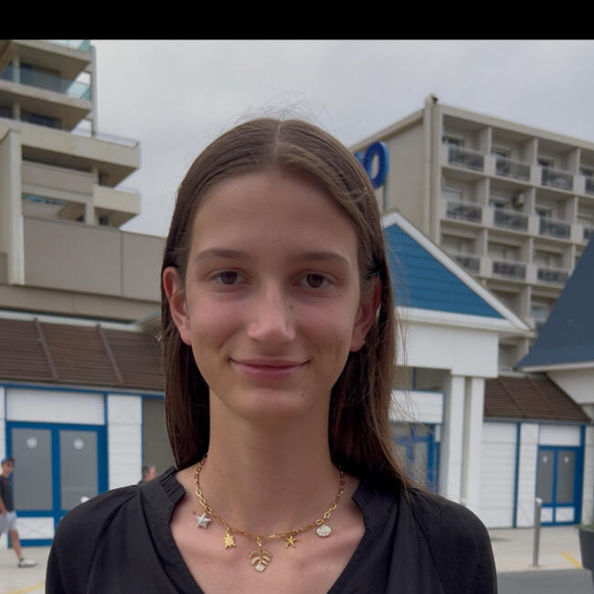 Babysitter in Mont-près-Chambord: Anouck