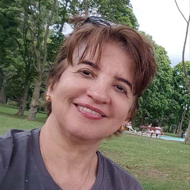 Nanny in Toronto: Afrooz