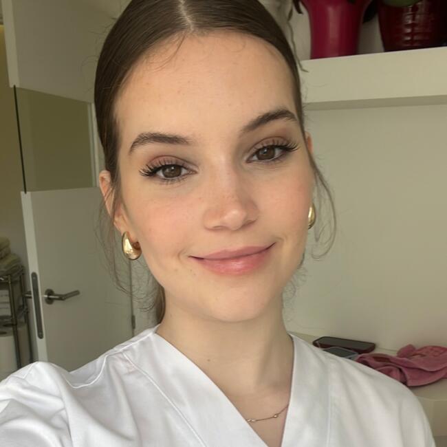 Babysitter in Alicante: Lorena