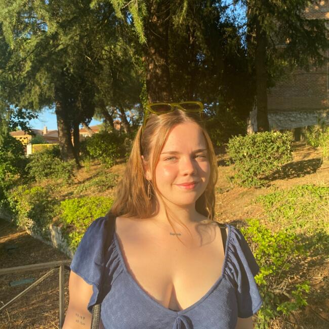 Babysitter in Coventry: Yaiza