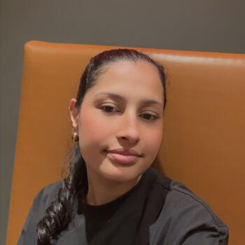 Babysitter in Sydney: Riya