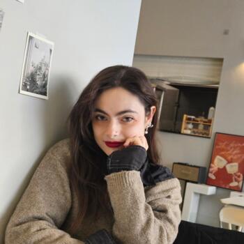 Babysitter in Hanam: Mira