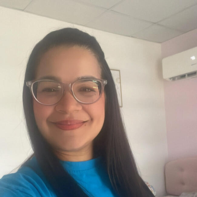 Babysitting job in Puerto Vacamonte: Leonela