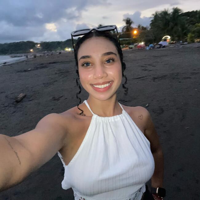 Babysitter in Marbella: Carolina Rentería