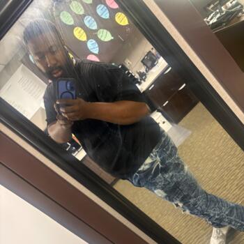 Babysitting job in Aurora: babysitting job Darrion