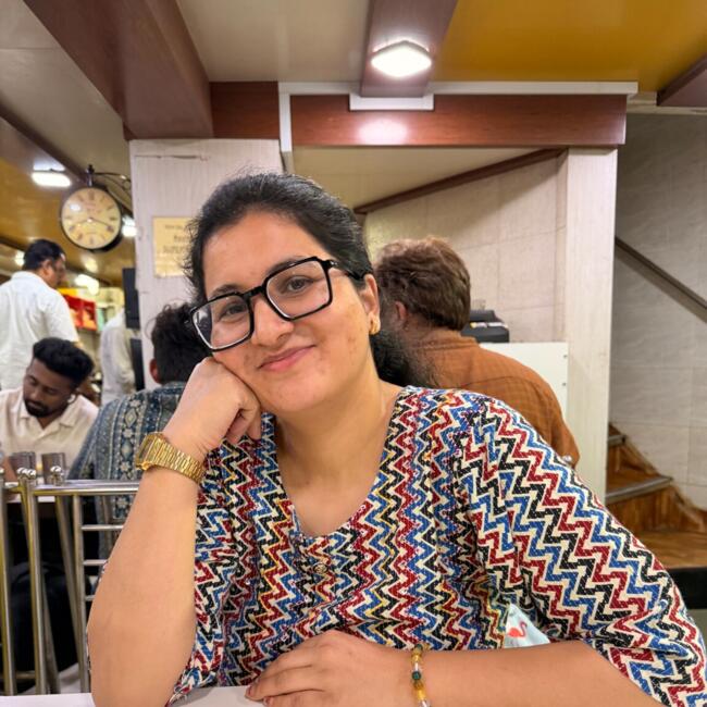 Babysitting job in Lucknow: Meenu