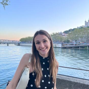 Babysitter in Voiron: Faustine