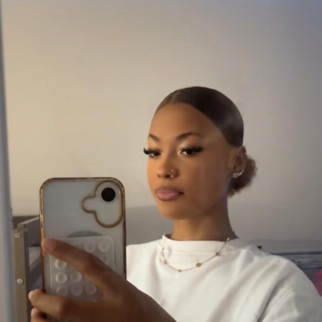 Babysitter in Nantes: Sarah