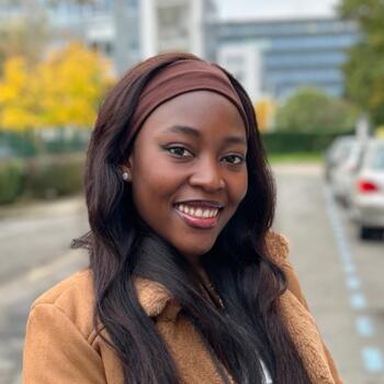 Babysitter in Vélizy-Villacoublay: Laetitia