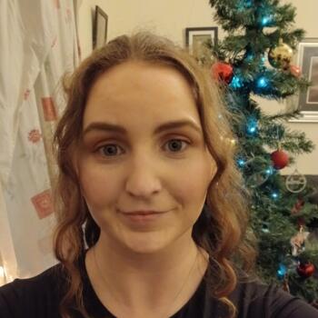 Babysitter in Belfast: Claire