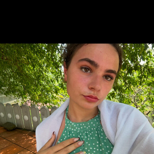 Babysitter in Saint-Jean-Cap-Ferrat: Ella