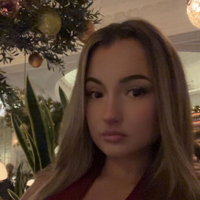 Babysitter in Stockport: Karolina