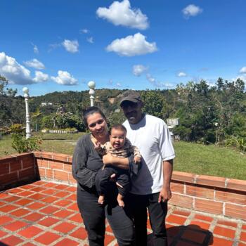 Trabajo para niñera en Medellín: trabajo de niñera Daniela