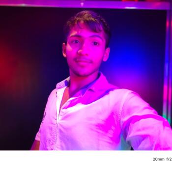 बेबीसिटर बम्बई: Gitesh