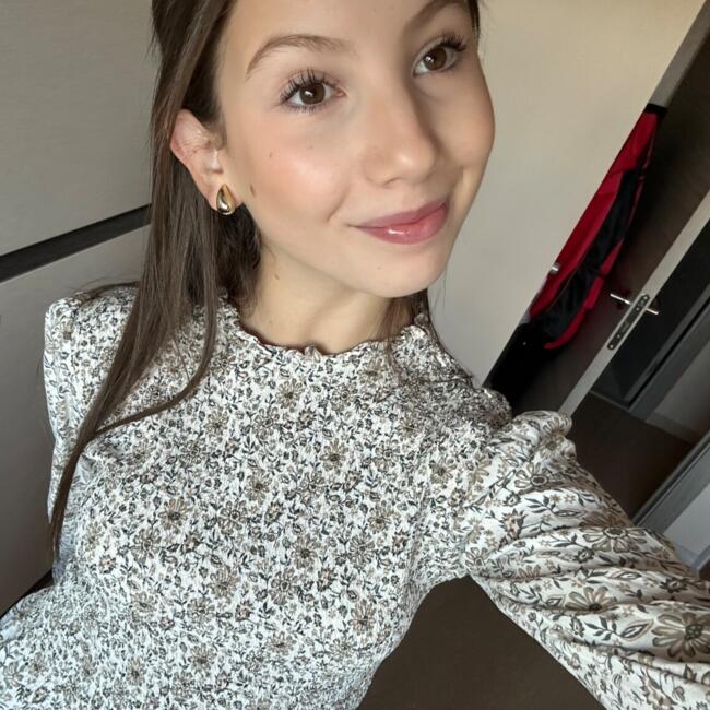 Niñera en San Andrés de la Barca: Carla