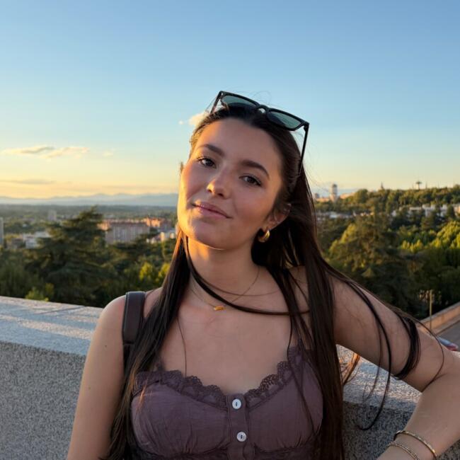 Babysitter in Madrid: Adèle