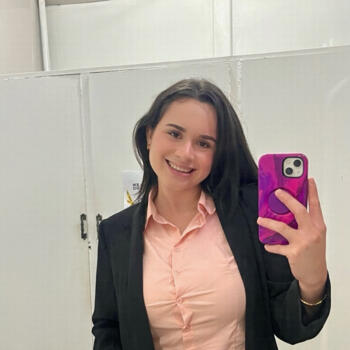 Babysitter in San Isidro de El General: Emily