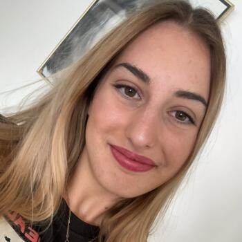 Baby-sitter Saint-Martin-de-Hinx: Léane
