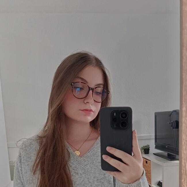 Babysitter in Reims: Jade