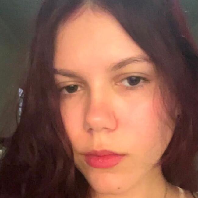 Babysitter in Cidade Ocidental: Julia