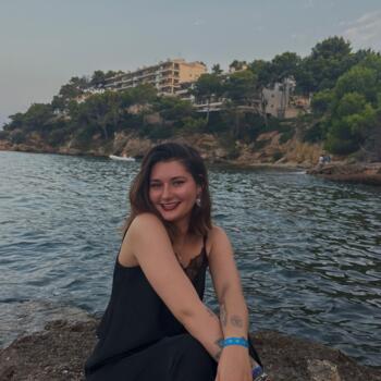 Babysitter in Harnes: Elisa