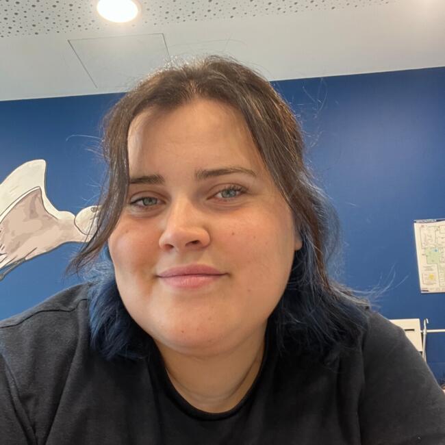 Babysitter in Saint-Philbert-de-Grand-Lieu: Lola