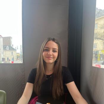 Babysitter in Nantes: Emilie
