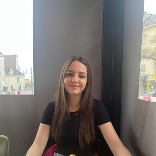 Babysitter in Nantes: Emilie