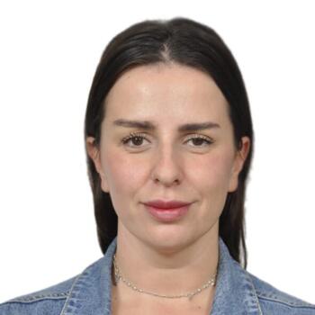 Babysitter in Winnipeg: Karina